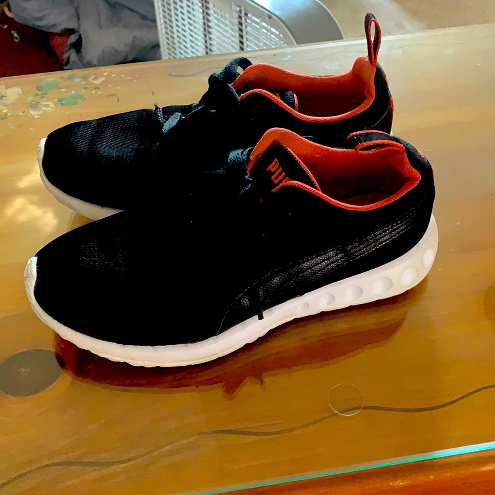 Puma sneakers 5.5